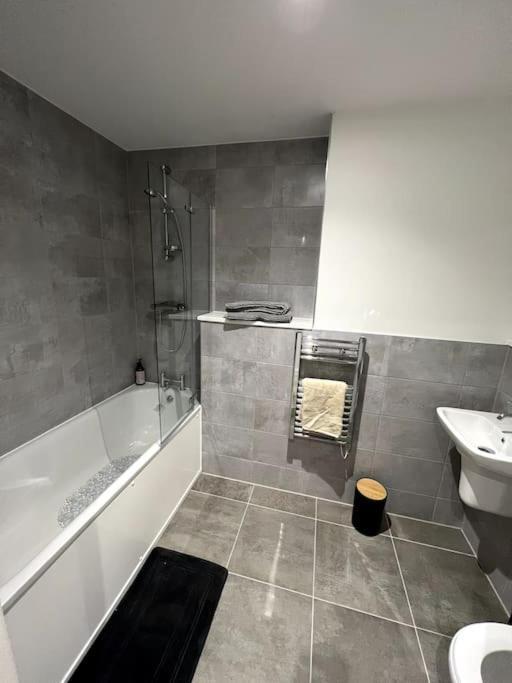מנצ'סטר Luxurious City View Apartment In Salford מראה חיצוני תמונה
